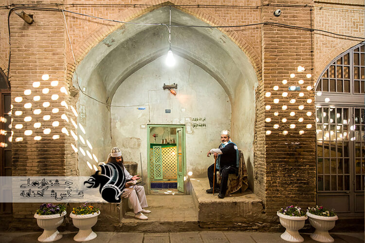 نقالی و شاهنامه خوانی در بازار | اصفهان⁣ عکاس : مجید حجتی از اصفهان ⁣
